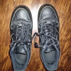 Nike Men's Black Leather Sneakers